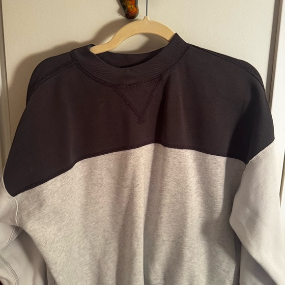 ABERCROMBIE soft AF collection grey varsity sweatshirt - Picture 2 of 6